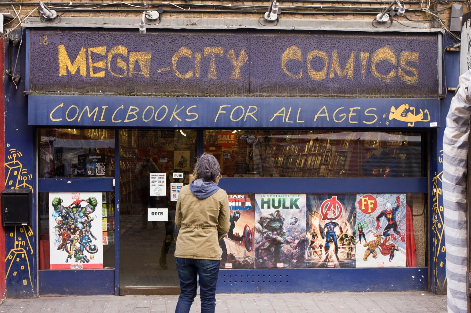 Mega City Comics